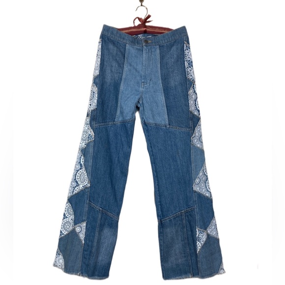 Free People In My Element Patched Flare Jeans 27 (*30) Runs Large Preowned $168 - Picture 4 of 16